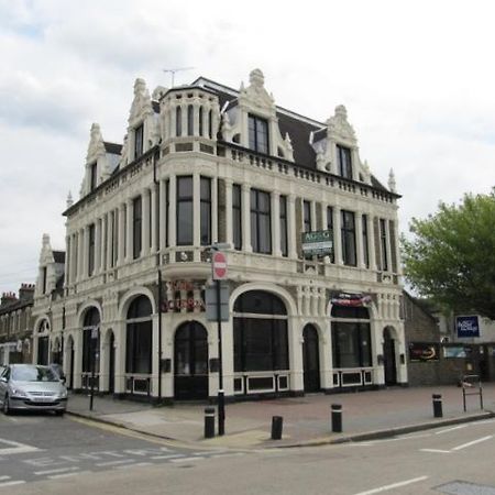 Duke Of Fife Hotel Barking  Luaran gambar