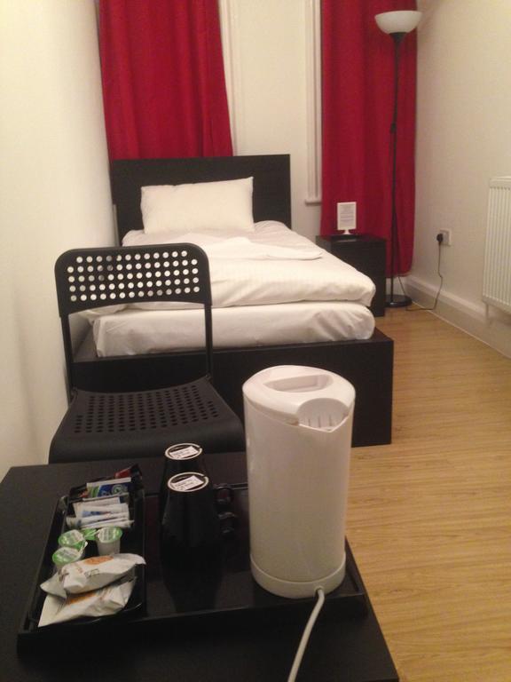 Duke Of Fife Hotel Barking  Bilik gambar