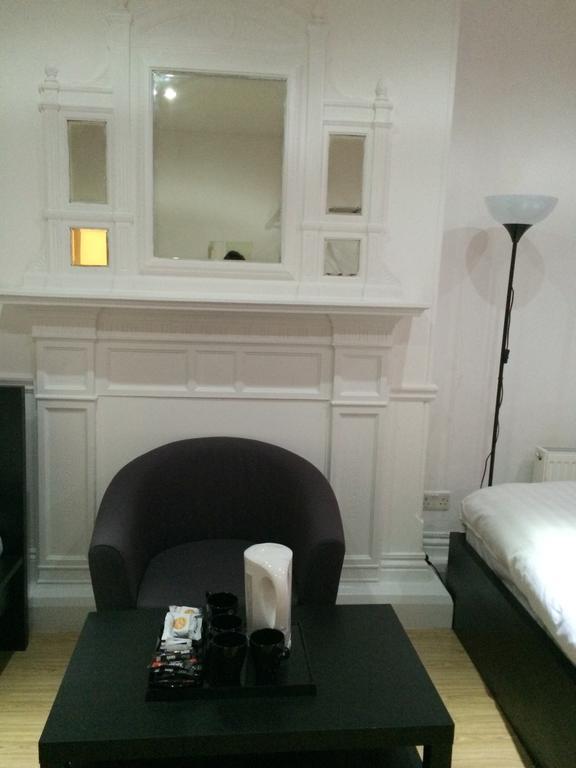 Duke Of Fife Hotel Barking  Bilik gambar